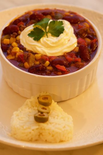Chili con carne met rijst en mais